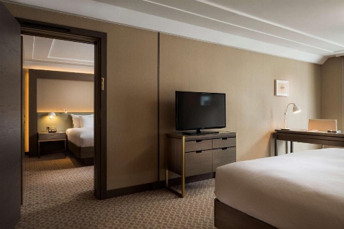 Hilton Vienna Plaza image 7