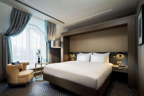 Hilton Vienna Plaza image 9